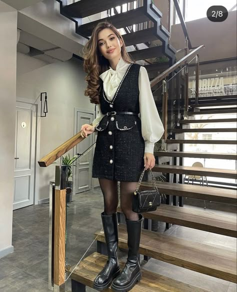 Suits For Women With Skirts, Tweed Dress Outfit Winter, Tweed Dress Outfit, Corset Fashion Outfits, Look Formal, Corset Fashion, Winter Dress Outfits, Estilo Preppy, Fashionista Clothes