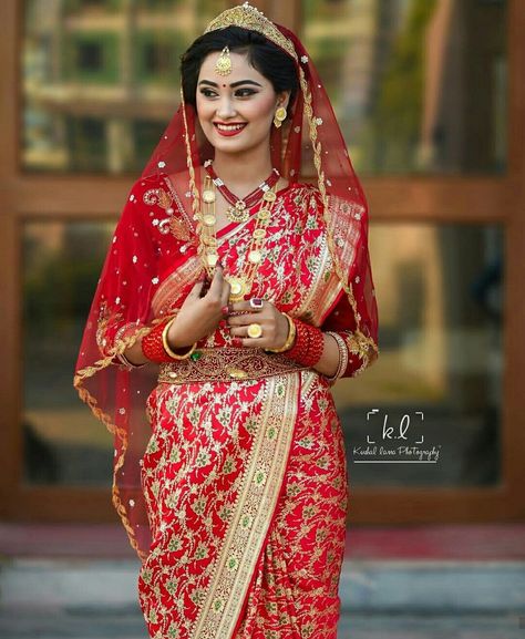 #nepali #wedding #tradition #nepal #marriage #bride #makeup #simple #saree #dress Nepali Bride Dresses, Nepali Bridal Saree, Nepali Bride Wedding Nepal, Newari Dress Design, Nepali Saree, Nepali Wedding Dress, Nepalese Wedding, Nepal Wedding, Nepali Bride