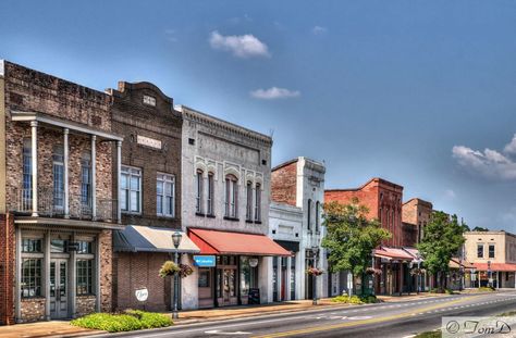 Brewton Alabama, Strip Mall, Usa States, Sweet Home Alabama, U.s. States, Coastal Towns, Old Building, Interesting Photos, Well Done