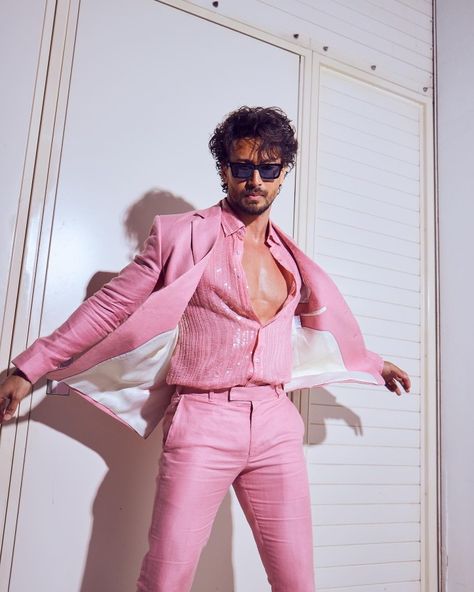 Queer Fashion Guys, Jackie Shroff, Silly Clothes, Asian Men Fashion, New Look Fashion, Hot Pink Tops, Classy Outfits Men, Tiger Shroff, Queer Fashion