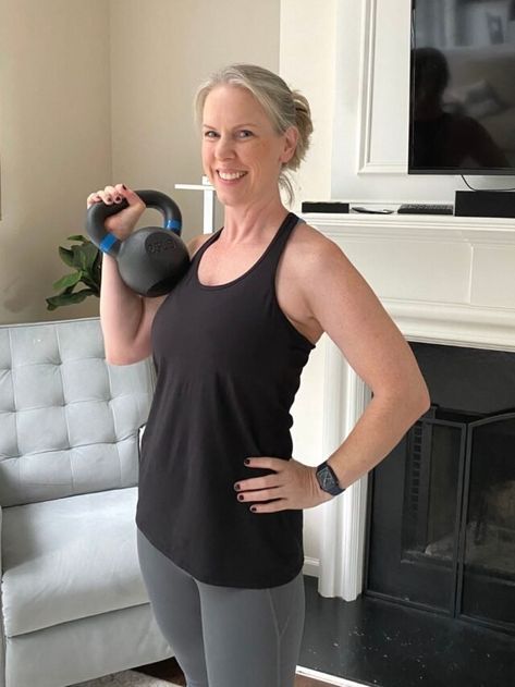 Kettlebell Exercises For Arms, Kettlebell Arms, Kettle Ball Workout, Exercises For Arms, Kettlebell Arm Workout, Kettle Ball, Kettlebell Workout Routines, Flabby Arm Workout, Single Arm Row