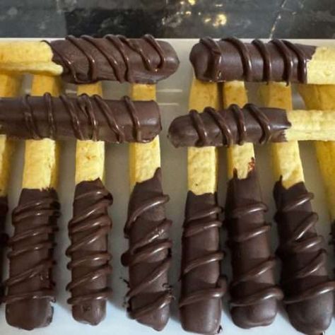 Chocolate & Orange Cookie Sticks - Geoff's Baking Blog Orange Cookie Sticks, Orange Shortbread Cookie Sticks, Orange Stick Cookies, Christmas Cookie Sticks, Stick Cookies, Pinterest Cookies, Chocolate Orange Cookies, Orange Shortbread, Dark Chocolate Orange