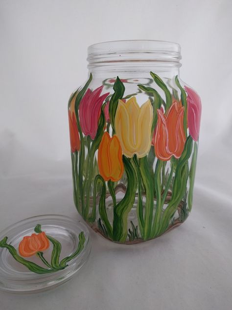 Diy Jar Painting Ideas, Mason Jar Designs Painted, Ceramic Jar Painting Ideas, Mason Jar Painting Ideas Aesthetic, Painting Jars With Acrylic Paint, Hand Painted Mason Jars, Candle Jar Painting, Painted Jars Ideas, Painting Jars Ideas