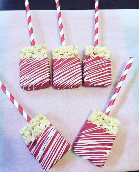 Carnival Dessert Ideas, Carnival Theme Dessert Table, Diy Carnival Food, Carnival Rice Krispy Treats, Circus Theme Dessert Table, Carnival Treats Ideas, Carnival Themed Desserts, Circus Theme Party For Adults, Circus Third Birthday Party