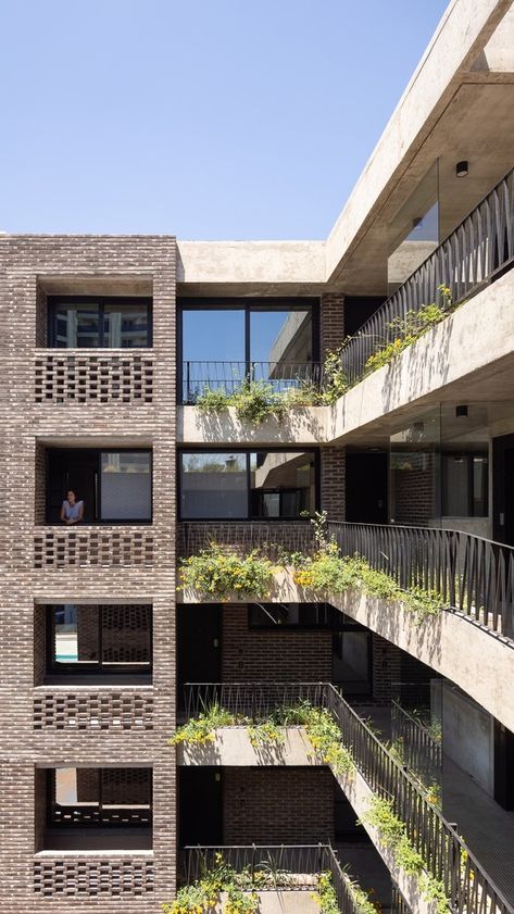 Gallery of Building RZ1248 / CMS arquitectas - 8 Social Housing Architecture, Sustainable Architecture Design, Terrace Building, Architecture Portfolio Design, Facade Architecture Design, Residential Building Design, Apartment Architecture, Landscape And Urbanism, Architecture Design Concept