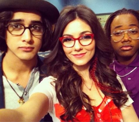 Leon Thomas Iii, Tori And Beck, Nickelodeon Victorious, Leon Thomas, Victorious Nickelodeon, Icarly And Victorious, Dan Schneider, Victorious Cast, Tori Vega