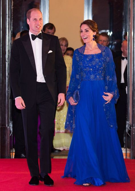 Kate Middleton Stil, Style Kate Middleton, Black Lace Formal Dress, Düşes Kate, Royal Blue Gown, William E Kate, Herzogin Von Cambridge, Duchesse Catherine, Navy Prom Dresses