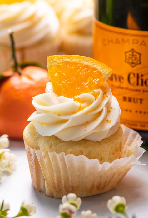 Apricot Desserts, How To Make Mimosas, Mimosa Cupcakes, Recipes For Brunch, Apricot Dessert, Citrus Party, Homemade Cupcake Recipes, Boozy Treats, Homemade Brunch