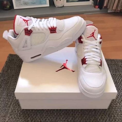 Pretty Sneakers, Nike Fashion Shoes, Nike Shoes Girls, Preppy Shoes, Jordan Shoes Girls, Jordan Shoes Retro, All Nike Shoes, Shoes Sneakers Jordans, Nike Shoes Jordans