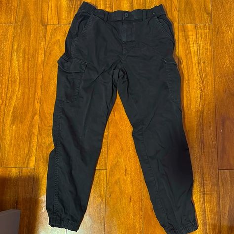 Uniqlo cargo pants Uniqlo Cargo Pants, Uniqlo, Cargo Pants, Pants, Plus Fashion, Outfit Inspo, Fashion Tips, Jeans Shoes, Clothes Design