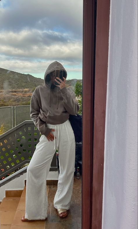 White linen pants with brown hoddie Finding Myself, White Linen Pants, Airport Outfit, Fall 2024, Linen Pants, Pants Outfit, White Linen, Cali, Summer Vibes