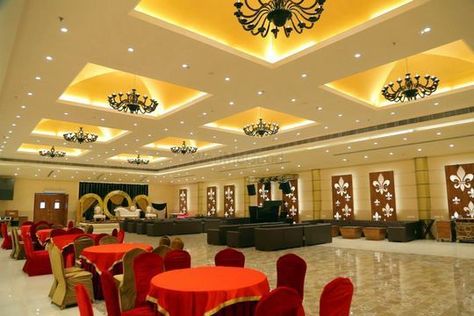 Hall Ceiling, Party Halls, Function Hall, South Delhi, Party Hall, Hall Interior Design, Marriage Party, Hall Interior, Styling A Buffet