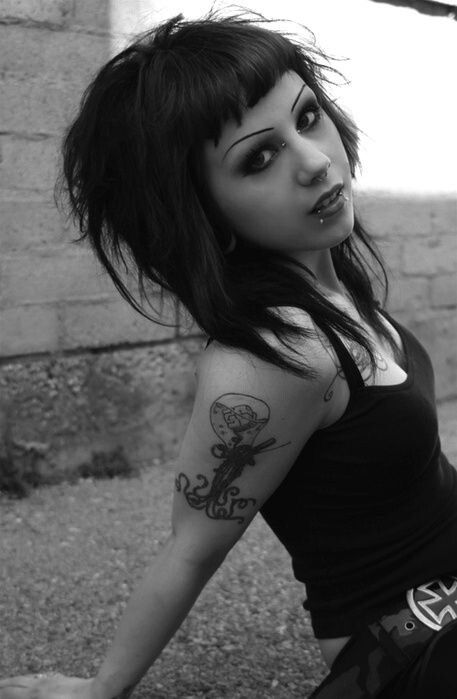 Androgynous Haircut, Short Dark Hair, Gothic Hairstyles, Goth Hair, Punk Hair, Emo Hair, Alternative Hair, Scene Hair, Trending Hairstyles