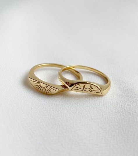 Wedding Bingo, Moon Gold, Gold Ring Designs, Couple Ring, Gold Ring Sets, Classy Jewelry, Jewelry Lookbook, Matching Rings, Fantasy Jewelry