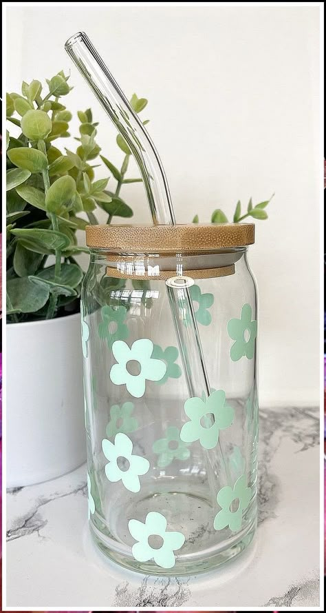 Coffee Aesthetics - Found what you are searching for? Act now while there's still time - Click to visit. Vasos Vintage, Starbucks Cup Design, Trendy Water Bottles, Aesthetic Drinks, Cute Coffee Cups, Diy Glass Bottle Crafts, Cute Water Bottles, Pretty Mugs, Coffee Cup Design