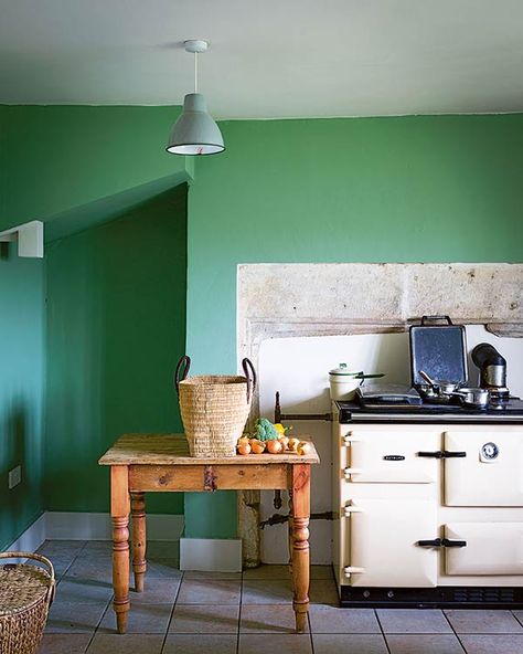 FArrow and Ball How To Decorate Book Reivew on Modern Country Style Green Country Kitchen, Breakfast Room Green, Room Green, Sage Green Walls, Farrow And Ball Paint, Green Walls, Deco Furniture, Old Kitchen, Country Style Homes