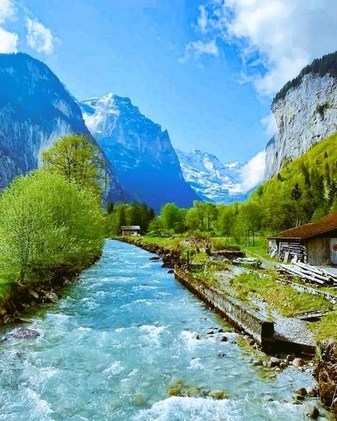 Magnetiseur on Twitter: "https://t.co/SKwmrmKMP8" / Twitter Lauterbrunnen Switzerland, Meteora Greece, Visit Switzerland, Interlaken, Visiting Greece, Switzerland Travel, Explore Travel, Ocean Painting, Ancient Architecture