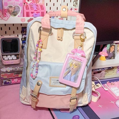 Doughnut Backpack Aesthetic, Doughnut Aesthetic, Doughnut Backpack, Face To Face Classes, Backpack Aesthetic, Barbie Chelsea Doll, Cute School Bags, Cute Stationary School Supplies, My Backpack