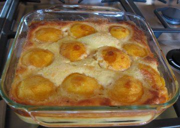 baked Peaches and Cream Custard. Heavenly gluten free recipe, it's just baked peaches in a custard mix. Tell me that photo doesn't look yummy. Cream Custard Recipe, Peaches And Cream Pie, Peach Custard, Peach Dish, Baked Peaches, Fresh Peach Recipes, Peach Dessert, Whats Cooking, Custard Recipe