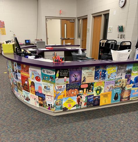 Elementary Library Decorations, School Library Activities, School Library Book Displays, Elementary Librarian, School Library Decor, Makerspace Library, Library Signage, Library Desk, School Library Displays