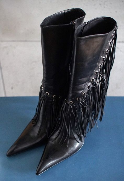 Pointy Toe Boots Outfit, Pointy Boots, Styling Clothes, Dream Wishlist, Gianmarco Lorenzi, Dr Shoes, Twinkle Toes, Western Chic, Shoe Inspo