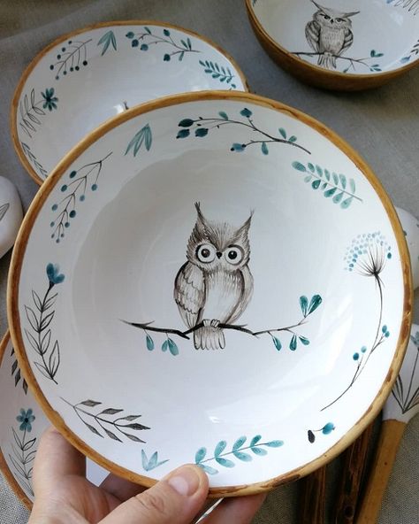 My Owl Barn: Whimsical Ceramic Collection by Ukrainian Artist Julia Osoka Owl Pottery Painting Ideas, Owl Mugs, Ceramics Plates, Owl Pottery, Fine Dinnerware, Baking Stuff, Clay Birds, Ceramic Collection, Ceramic Glaze Recipes