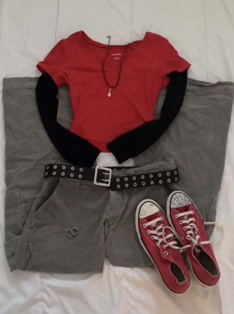 grunge fairycore idea outfit Red Converse Outfit, Retro Outfit, Red Converse, Downtown Outfits, Outfits With Converse, 2000s Fashion Outfits, Swaggy Outfits, Outfit Style, Really Cute Outfits