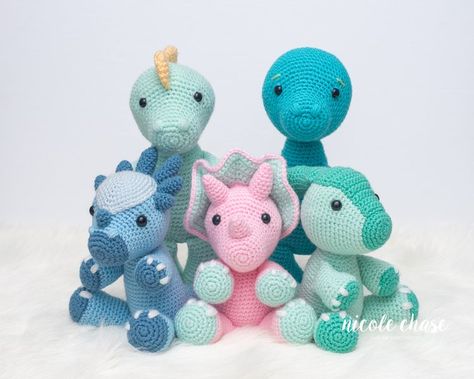 Nicole Chase, Printable Crochet Patterns, Craft Making Ideas, Fun Crochet Patterns, Crochet Dragons, Dinosaur Patterns, Crochet Dinosaurs, Free Crochet Patterns For Beginners, Crochet Stuffed Animals