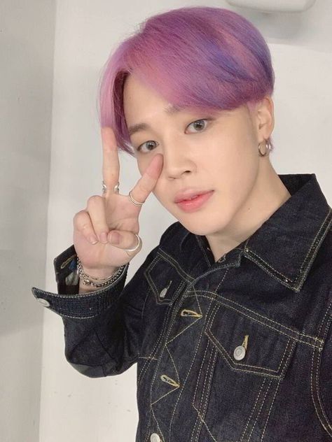 #jimin #parkjimin #bts Suga Rap, Park Jimim, Jimin Selca, Park Ji Min, Park Jimin Bts, Bts Members, Chris Brown, Boy Scouts, Busan