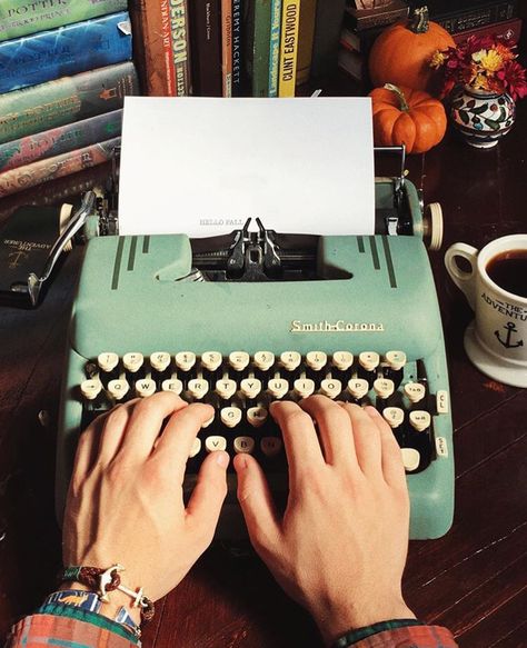 Typewriter Aesthetic Vintage Typewriters, Painted Interior Door, Azimuth Circle, Composition Photo, Writing Romance Novels, Sarah Vickers, Writing Machine, Kiel James Patrick, Retro Typewriter