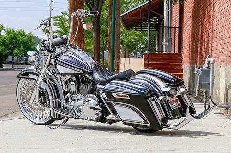 2014 Harley-Davidson Road King - A Date With Fate Motocykle Harley Davidson, Road King Harley Davidson, Harley Davidson Road King, Harley Davidson Cvo, Custom Motorcycles Harley, Old School Chopper, Road King Custom, Harley Davidson Baggers, Custom Baggers