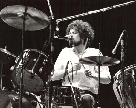 Top 5 Drummers Who Can Sing – DRUMMERS PARADISE Don Henley, Eagles Band, Glenn Frey, Hotel California, The Great White, The Eagles, Beautiful Voice, Indie Music, Gibson Les Paul