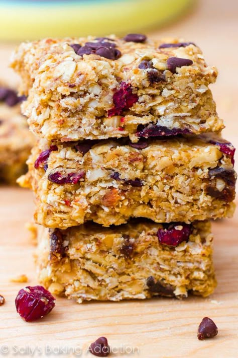 No-Bake Healthy Peanut Butter Trail Mix Bars Trail Mix Bars, Breakfast Bars Healthy, Sallys Baking, Cereal Snacks, Healthy Bars, Sally's Baking, Cereal Bars, Healthy Peanut Butter, No Bake Bars