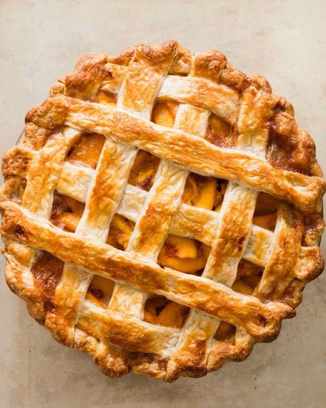 Single Crust Peach Pie, Peach Pie Aesthetic, American Pie Aesthetic, Peach Slab Pie Katie Lee, Pie Pictures, Food Network Peach Slab Pie, Peach Pie Recipe, Peach Pie Recipes, Pie Flavors