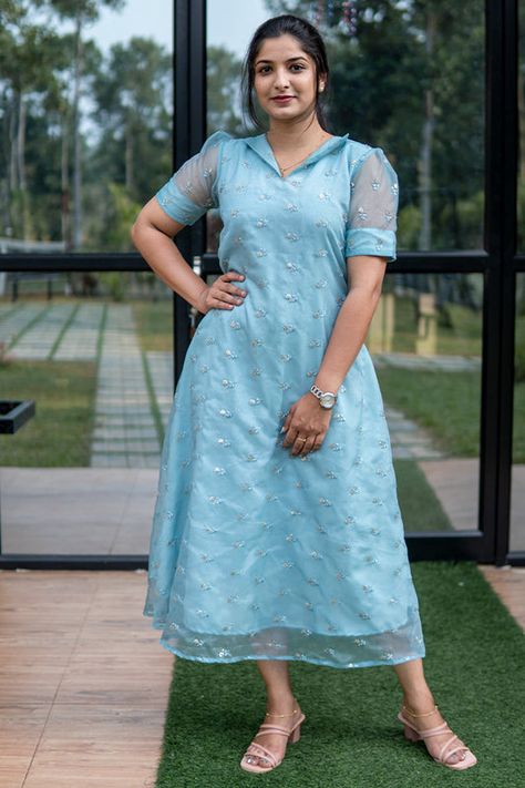 Fancy Frocks Designs For Women, Frocks Designs For Women, A Line Kurti Designs, Simple Frock, Dress Designs For Stitching, Frock Models, Simple Kurta, Kurtis Design, Kurti Sleeves