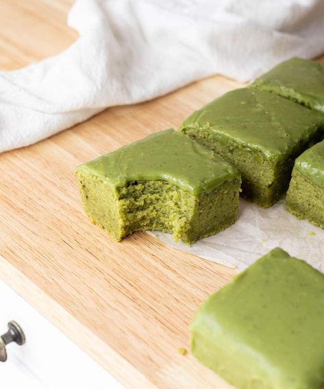 Matcha Mochi Cake, Mochi Brownies, What Is Mochi, Donut Icing, Cake Like Brownies, Matcha Mochi, Bite Mark, Mochi Cake, White Chocolate Bar