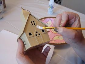 pink cupcake vintage: DIY: glitter houses Diy Putz House Vintage Style, Putz Houses Diy, Diy Putz House, Puts Houses, Glitter Force Toys, Cupcake Vintage, Glitter House, Village Ideas, Vintage Christmas Crafts