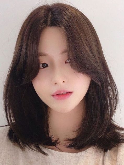 Korean Medium Haircut With Curtain Bangs, Long Bob Korean Shoulder Length, Short Haircut With Curtain Bangs Asian, Korean Short Haircut With Curtain Bangs, Korean Lob With Curtain Bangs, Haircut Short With Curtain Bangs, Hair Styling For Shoulder Length Hair, Asian Short Hair With Curtain Bangs, Korean Hair Shoulder Length