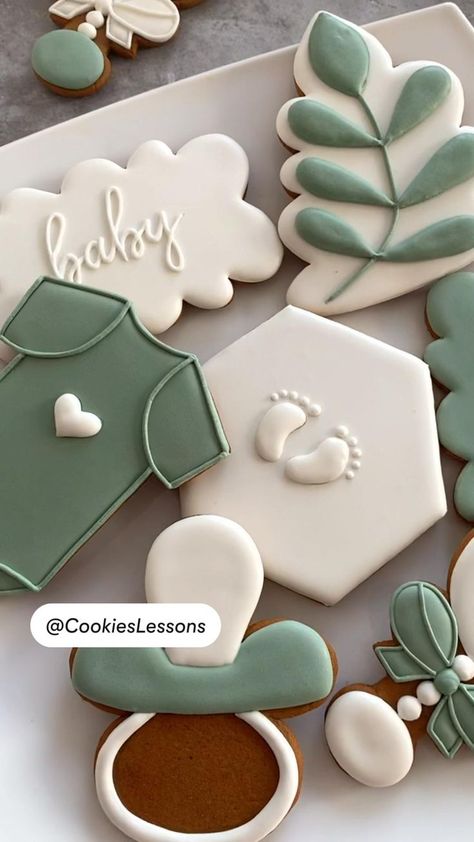 Safari Baby Cookies, Baby Shower Cookies Neutral, Pinterest Cookies, Baby Boy Cookies, Idee Babyshower, Royal Iced Cookies, Cookies Theme, Iced Sugar Cookies, Green Baby Shower