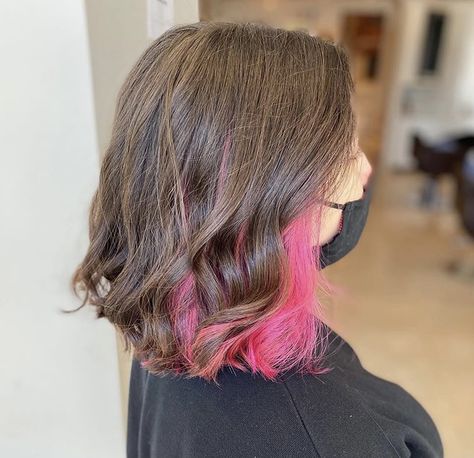 Short Pink Hair Underneath, Underlayer Dyed Hair, Pink Underhair Dye, Underlayer Pink Hair, Bottom Half Pink Hair, Inside Dyed Hair, Short Hair With Pink Underneath, Pink Peekaboo Highlights Short Hair, Short Brown Hair With Pink Underneath