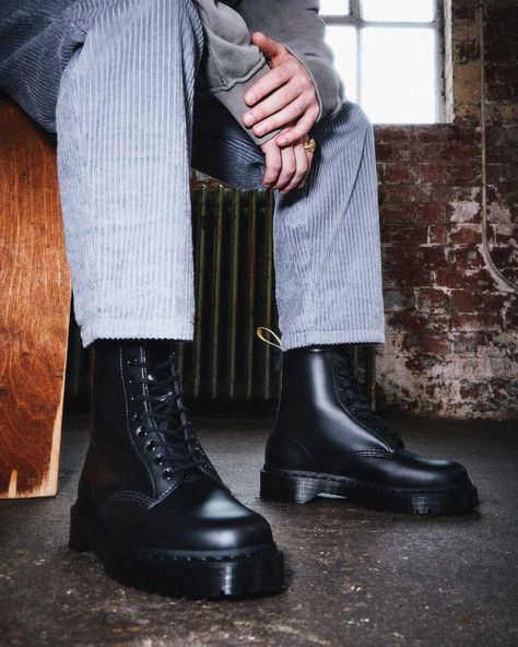 Men’s Dr Martens Outfit, Black Boots Men’s Outfits, Men’s Doc Martens Boots Outfit, Doc Martens Boots Outfit, Dr Martens Men, Dr. Martens 1460, Boots Outfit Men, Doc Martens Boots, High Boots Outfit