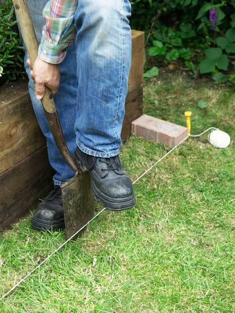 Use Brick and String As A Guide For Edging Borders Mowing Strip, Brick Edging, Hardscape Design, Patio Pavers, Landscape Edging, Lawn Edging, Edging Ideas, Have Inspiration, Home Landscaping