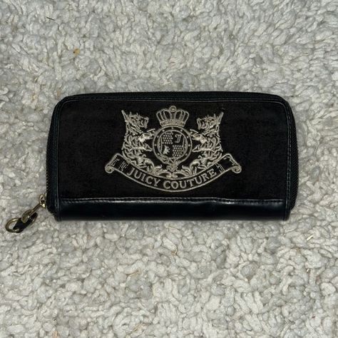 JUICY COUTURE WALLET BLACK Y2K Y2k Wallet, Thrift Wishlist, Thrift Ideas, Black Juicy Couture, Juicy Couture Wallet, 2000s Era, Scream 6, Inside My Bag, Style Bundle