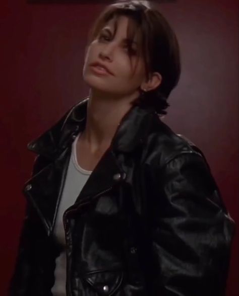 Corky Bound 1996 Haircut, Gina Gershon Bound, Corky Bound Haircut, Gina Gershon 90s, Corky Bound 1996, Bound Movie, Bound 1996, Masculine Women, Androgynous Girl