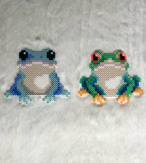 Fuse Beads Squishmallow, Tree Frog Perler Bead Pattern, New Perler Bead Patterns, Pearler Beads Ideas Aesthetic Easy, Amazing Perler Bead Creations, Plant Pearler Beads, Stuff To Make With Perler Beads, Perler Beads Frogs, Cool Pearler Bead Designs