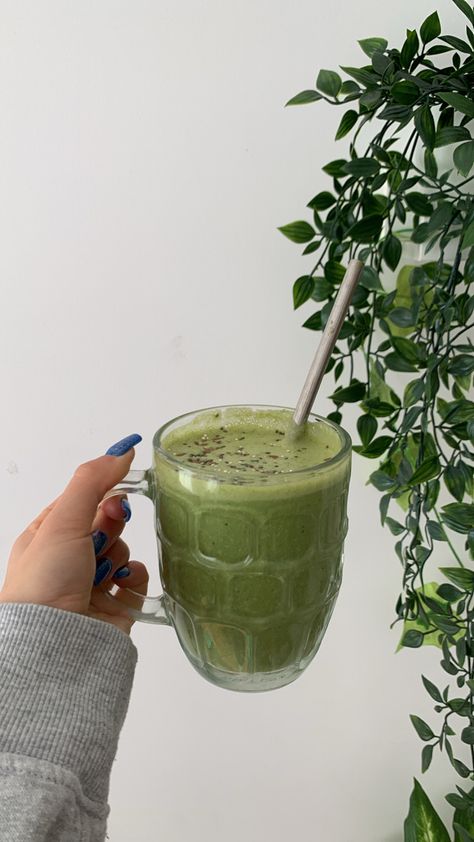 Smoothie Aesthetic Photo, Greencore Aesthetic, Smoothie Aesthetic, Girlie Aesthetic, Coffee Recipes Starbucks, Random Clicks, Coffee Matcha, Doodle On Photo, Food Style