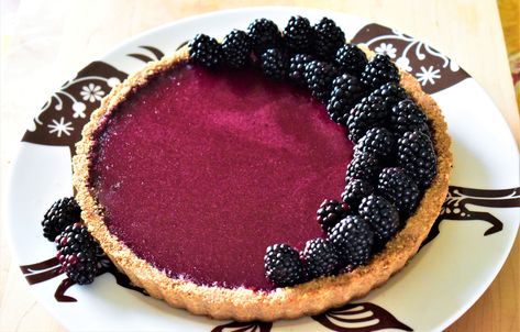 Blackberry Curd Tart Blackberry Curd, Blackberry Dessert Recipes, Blackberry Dessert, Curd Tart, Blackberry Recipes, Berry Picking, Recipe Sweet, Tart Recipe, Raw Almonds