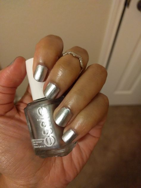 Nail Polish Stain, Silver Nail Polish, Chrome Nail Polish, Minimalist Makeup, Silver Nail, Nails Aesthetic, Nail Colour, Nail Ring, Essie Nail Polish