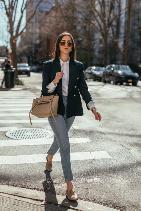 Jeans And Blazer Outfit Classy, Navy Blazer And Jeans, Navy Blazer Outfit Women Work, Navy Blazer Outfit Women, Jeans And Blazer Outfit, Navy Blazer Outfits, Jeans Blazer Outfit, Blazer And Jeans, Blazer Outfits Casual