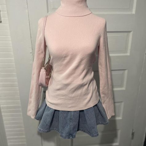 Old Navy Light Pink Turtle Neck Long Sleeve
pic 2 is... - Depop Pink Turtleneck Outfit Winter, Pink Turtleneck Outfit, Turtleneck Outfit Winter, Pink Turtle, Pink Turtleneck, Turtle Neck Long Sleeve, Turtleneck Outfit, Dream Outfits, Striped Turtleneck